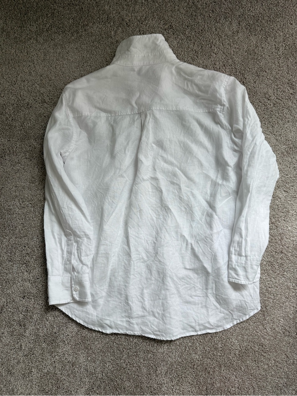 Little Moon by Aritzia Casual Button-Down Linen Shirt in White - Picture 6 of 7